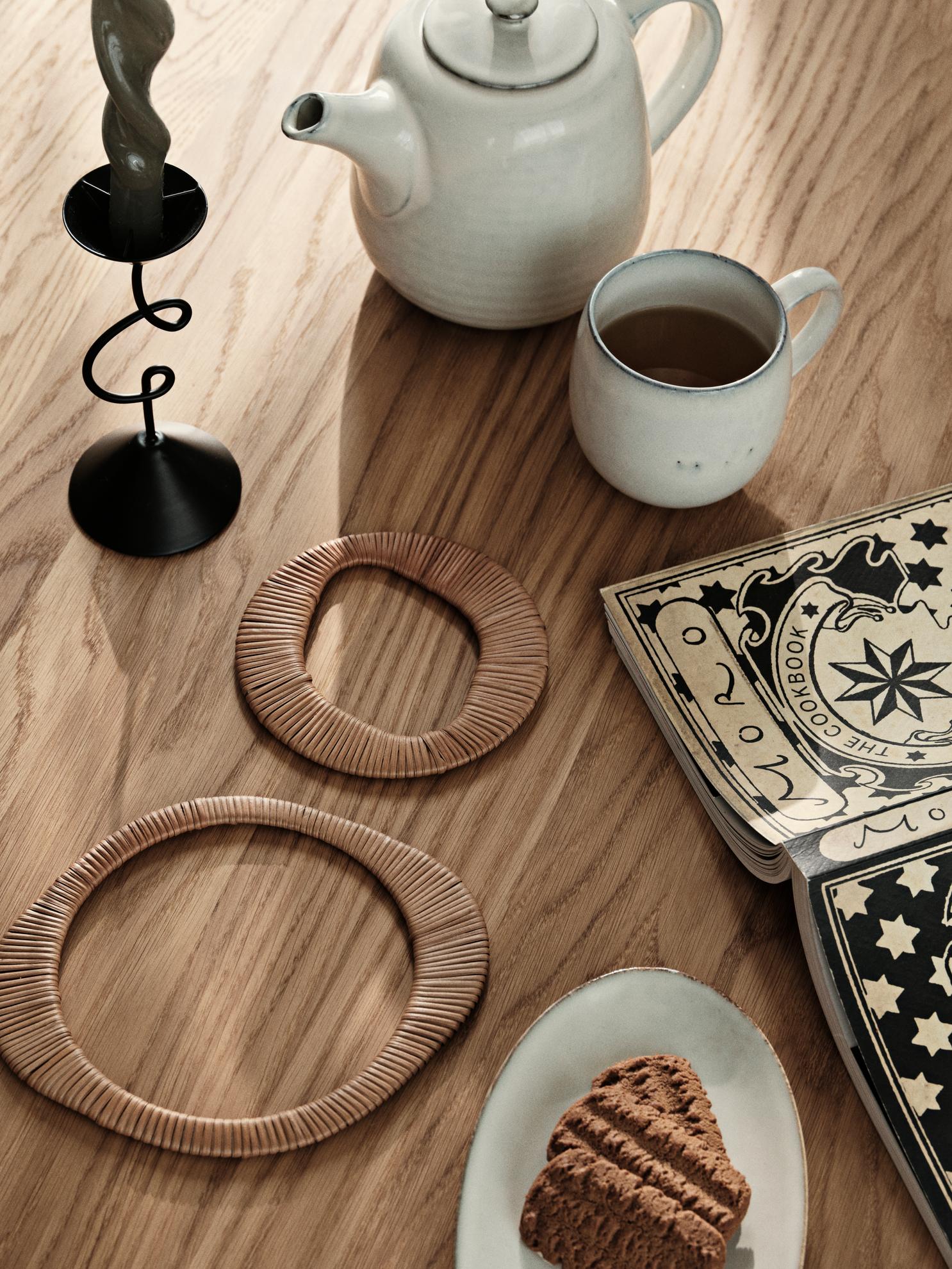 broste-copenhagen-selma-bougeoir-c-ramique-table image 7