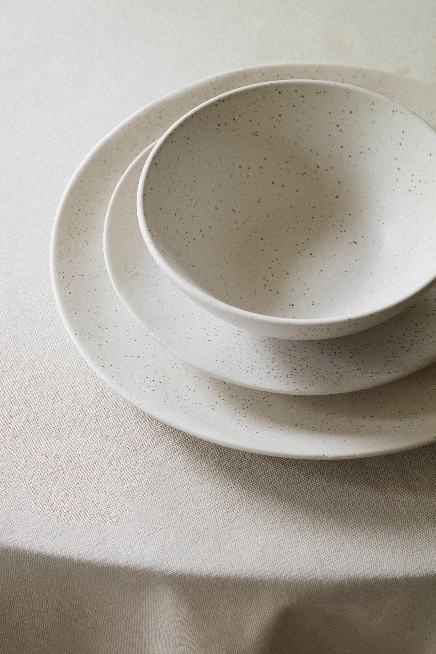 broste-copenhagen-nordic-vanilla-service-table-2-pers image 3