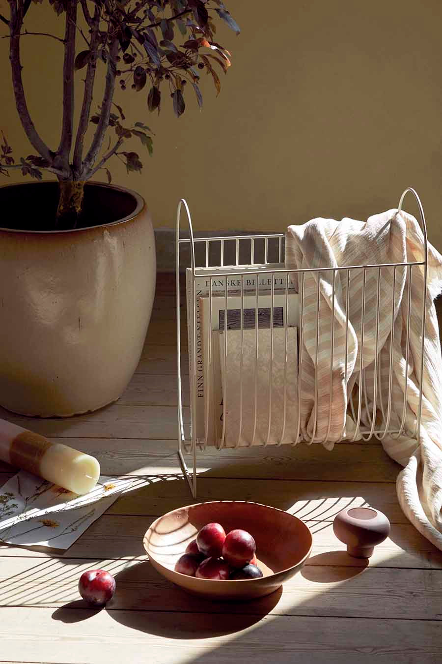 broste-copenhagen-maggie-porte-revues-rangement image 2
