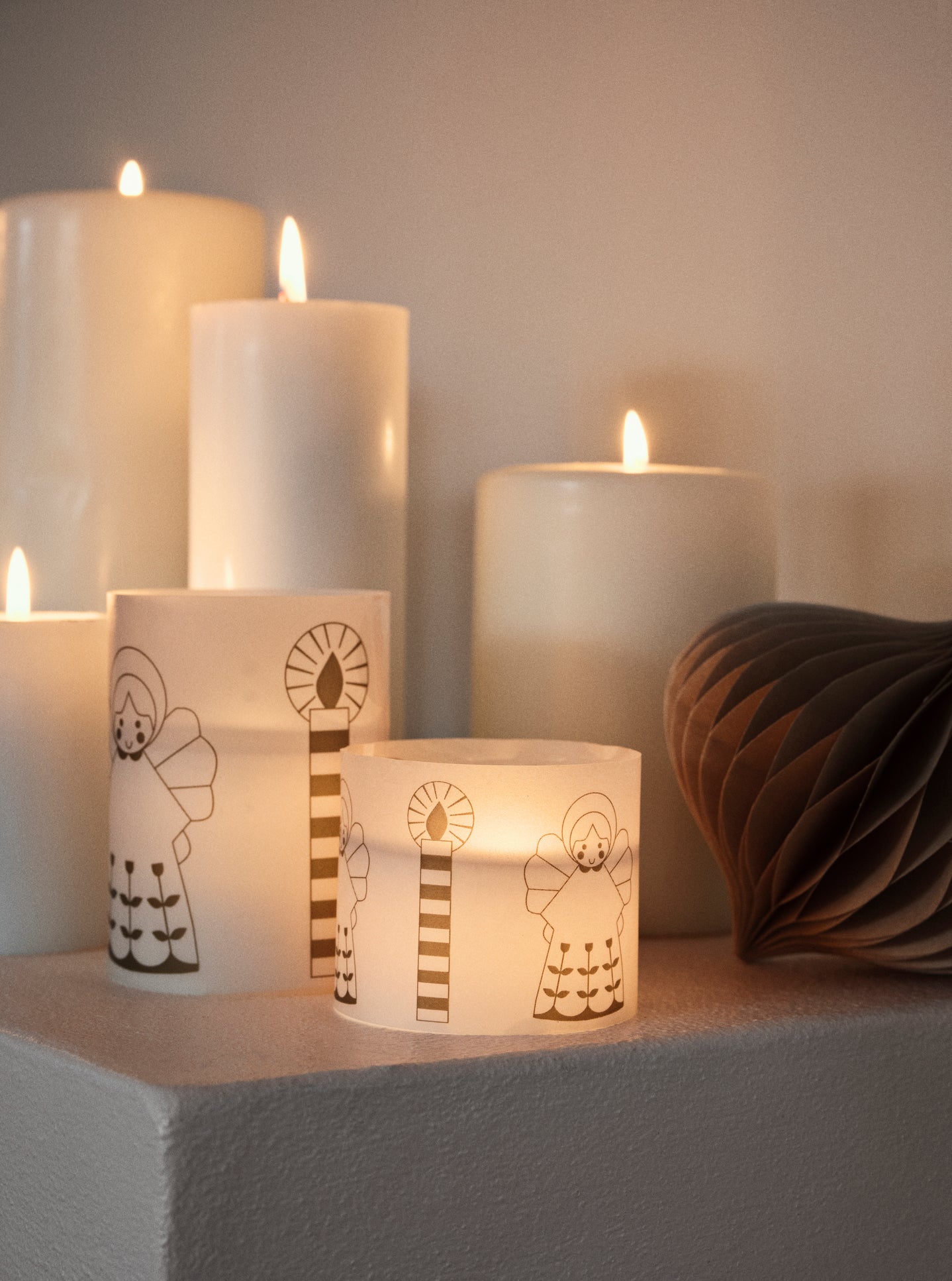 broste-copenhagen-christmas-fairy-tale-bougie-parchemin image 3