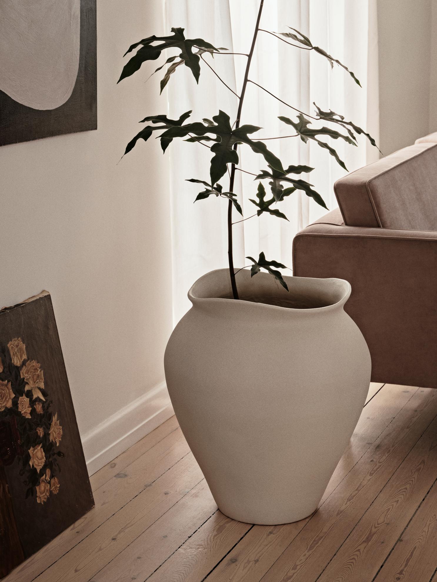 broste-copenhagen-florentina-floor-vase-xl-grand-vase image 3