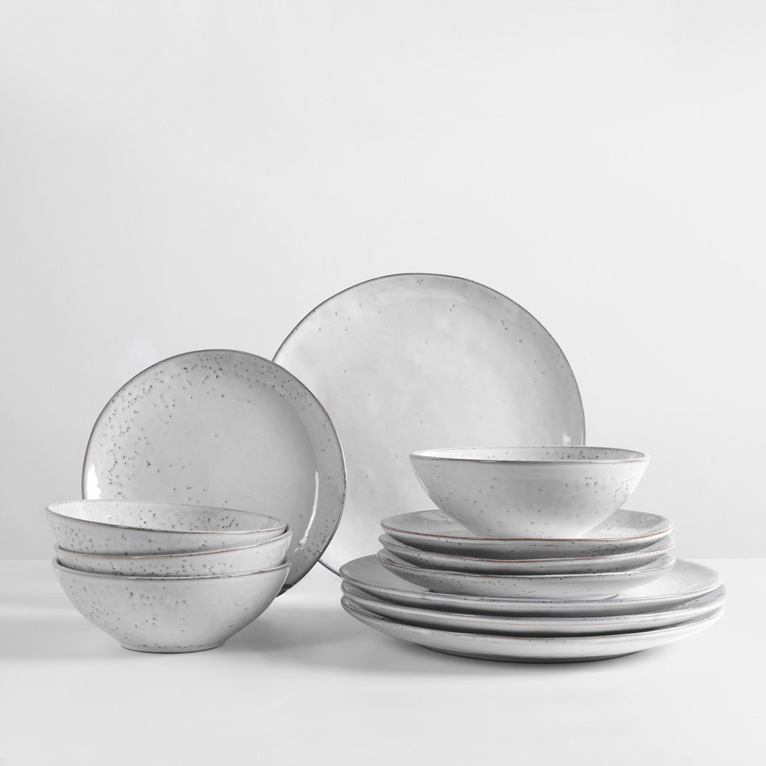 broste-copenhagen-nordic-sand-service-de-table-4-pers-gr-s-sable image 1