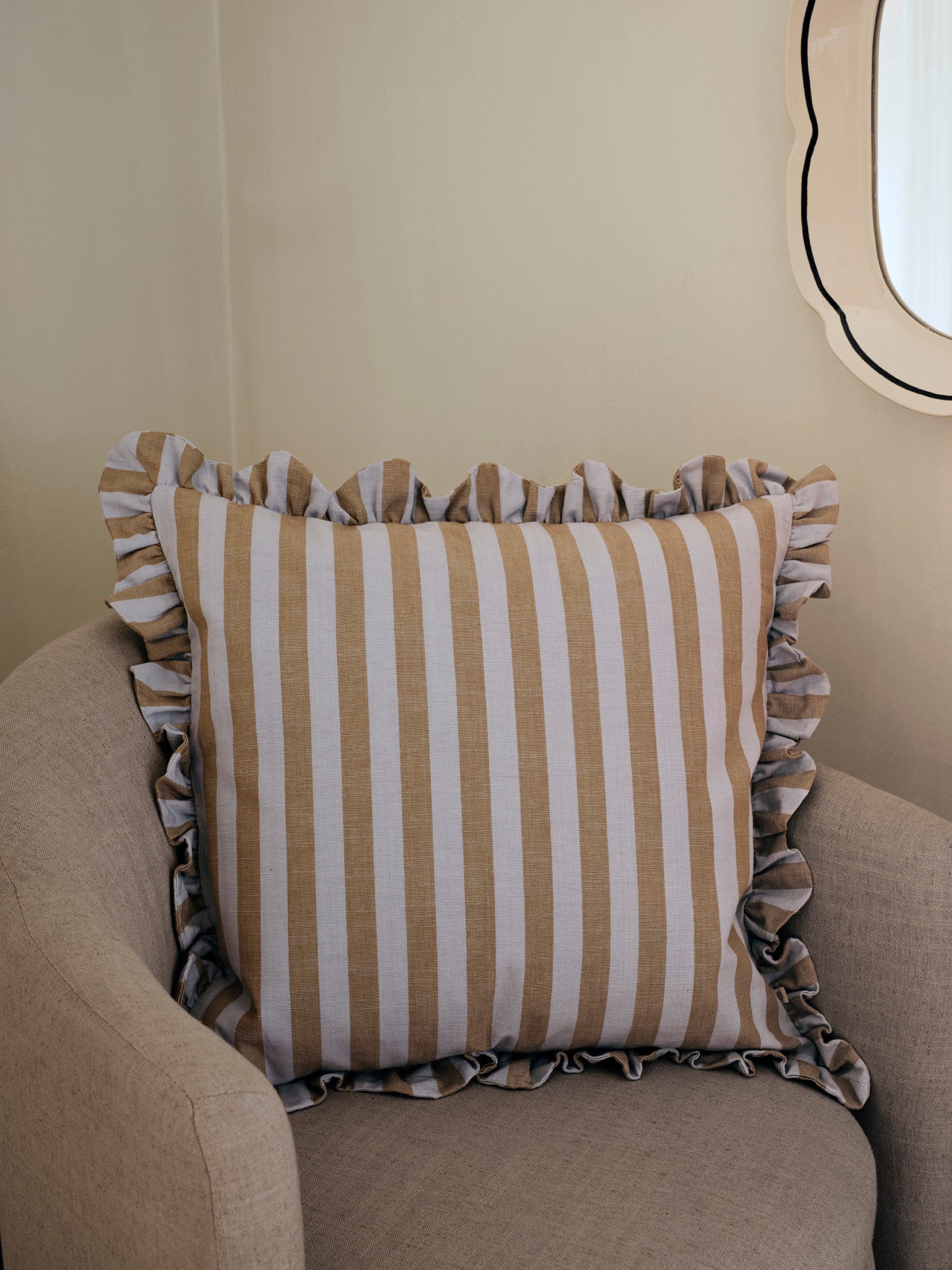 broste-copenhagen-ina-housse-coussin-textile-salon image 3