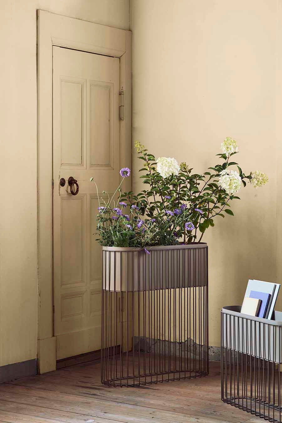 broste-copenhagen-fenja-cache-pot-avec-support image 2
