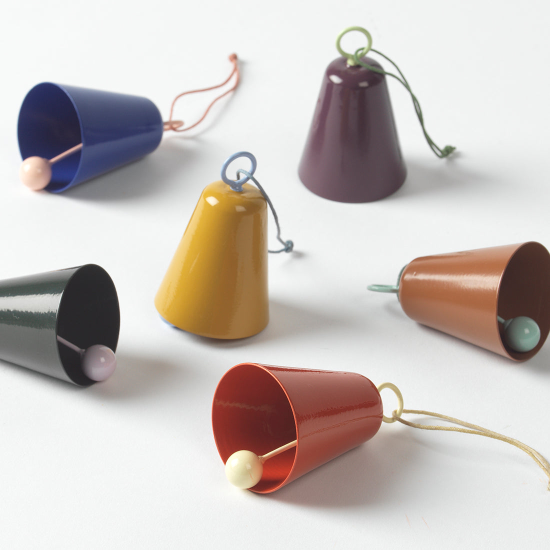 broste-copenhagen-bell-cloche-d-coration-sapin-no-l image 2