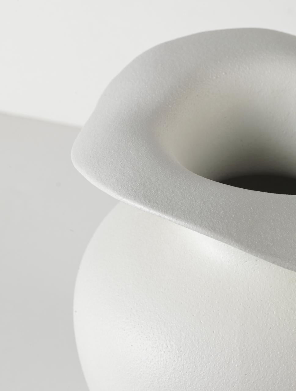 broste-copenhagen-florentina-vase-s-beige-gr-s image 2
