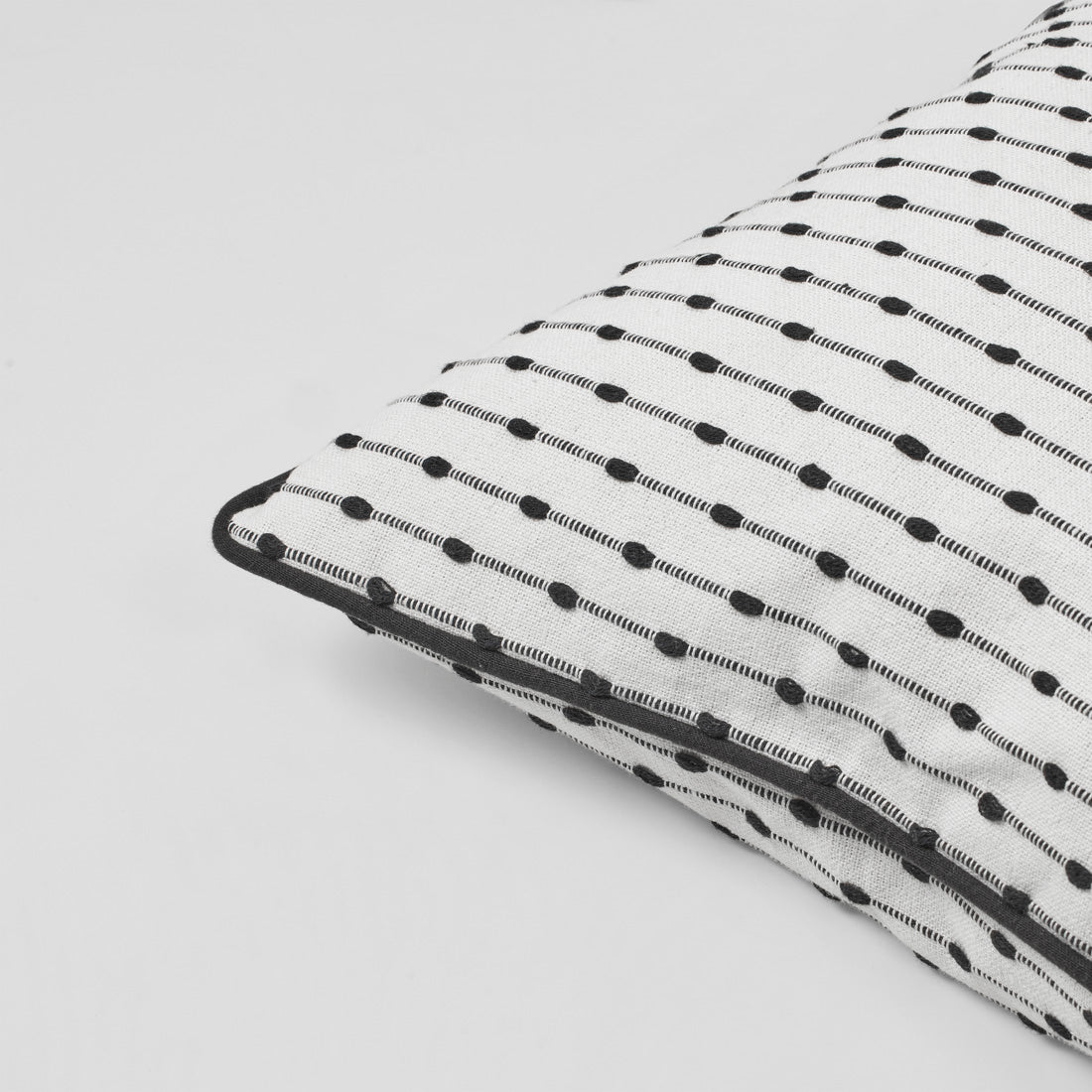 broste-copenhagen-sue-housse-de-coussin-d-co-salon image 2