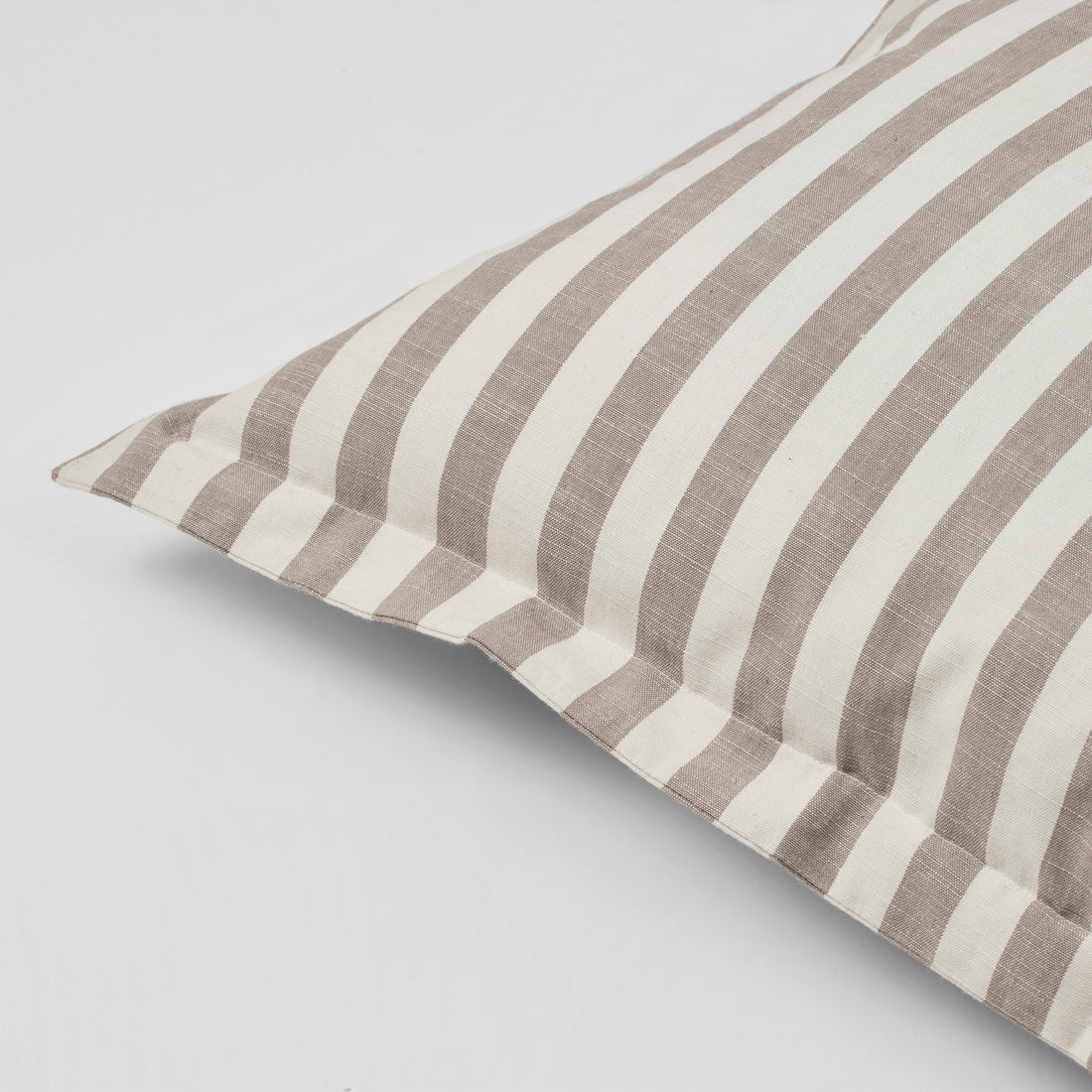 broste-copenhagen-marta-housse-de-coussin-coton image 2