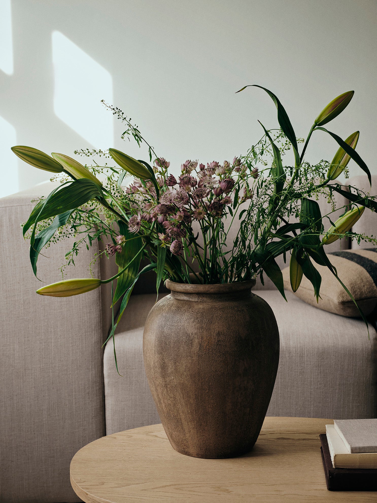 broste-copenhagen-uma-vase-d-coratif-table image 3