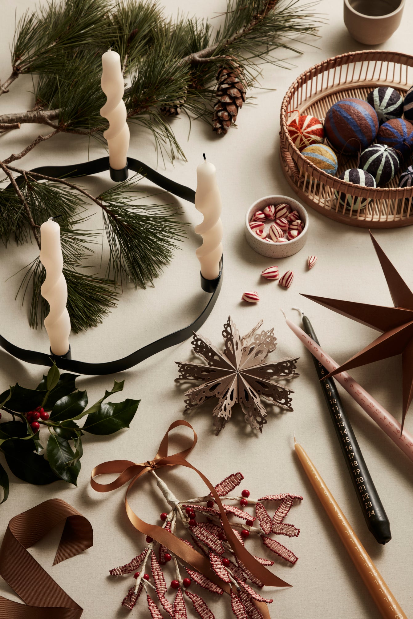 broste-copenhagen-christmas-taper-calendar-candle-bougie image 3