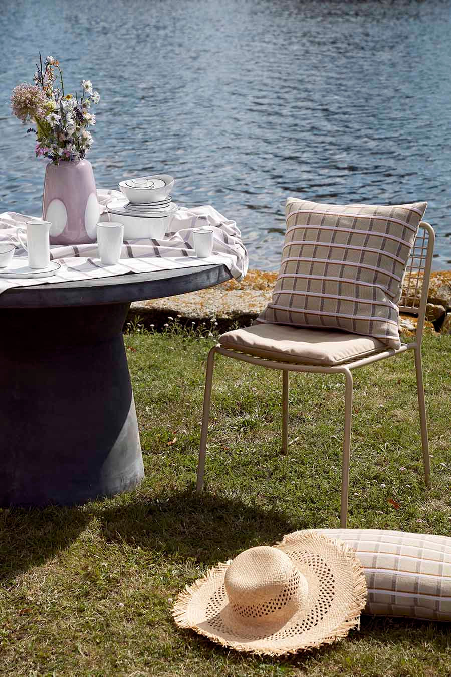 broste-copenhagen-fiber-table-d-ext-rieur image 3