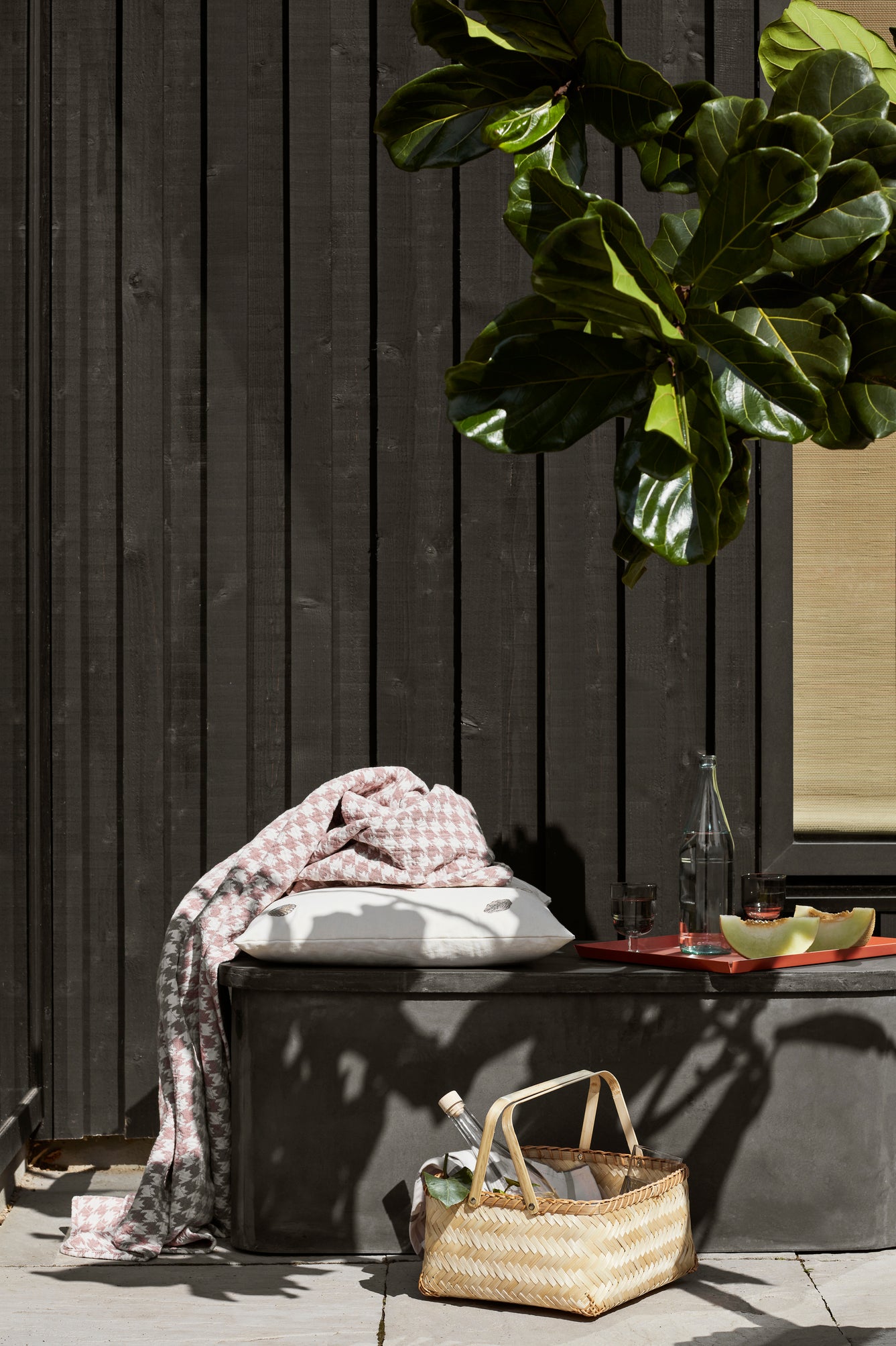 broste-copenhagen-outdoor-living-fiber-banc-de-rangement-ext-rieur image 3