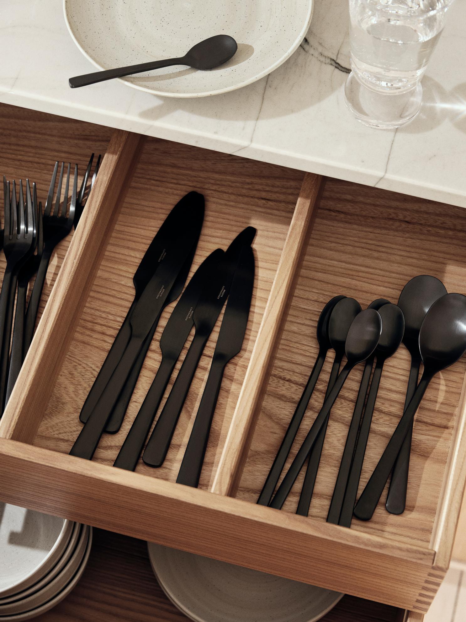 broste-copenhagen-tableware-hune-cutlery-m-nag-re-inox image 4